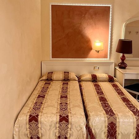 Hotel Erdarelli Roma Esterno foto